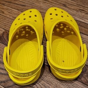 CROCS Kids Bright Yellow Sandals 6 Mens No Box Lightly Used